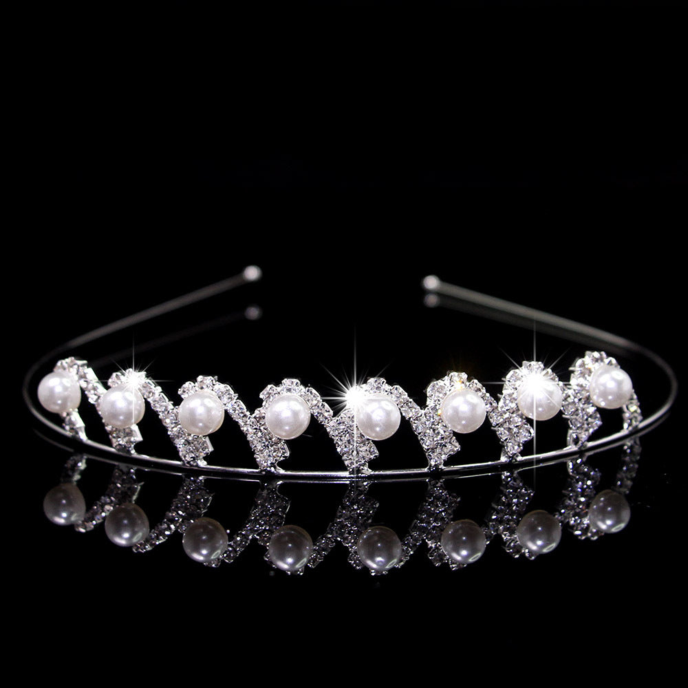 Wholesale Multi-layer pearl high-grade claw necklace exquisite rhinestone heart accessories